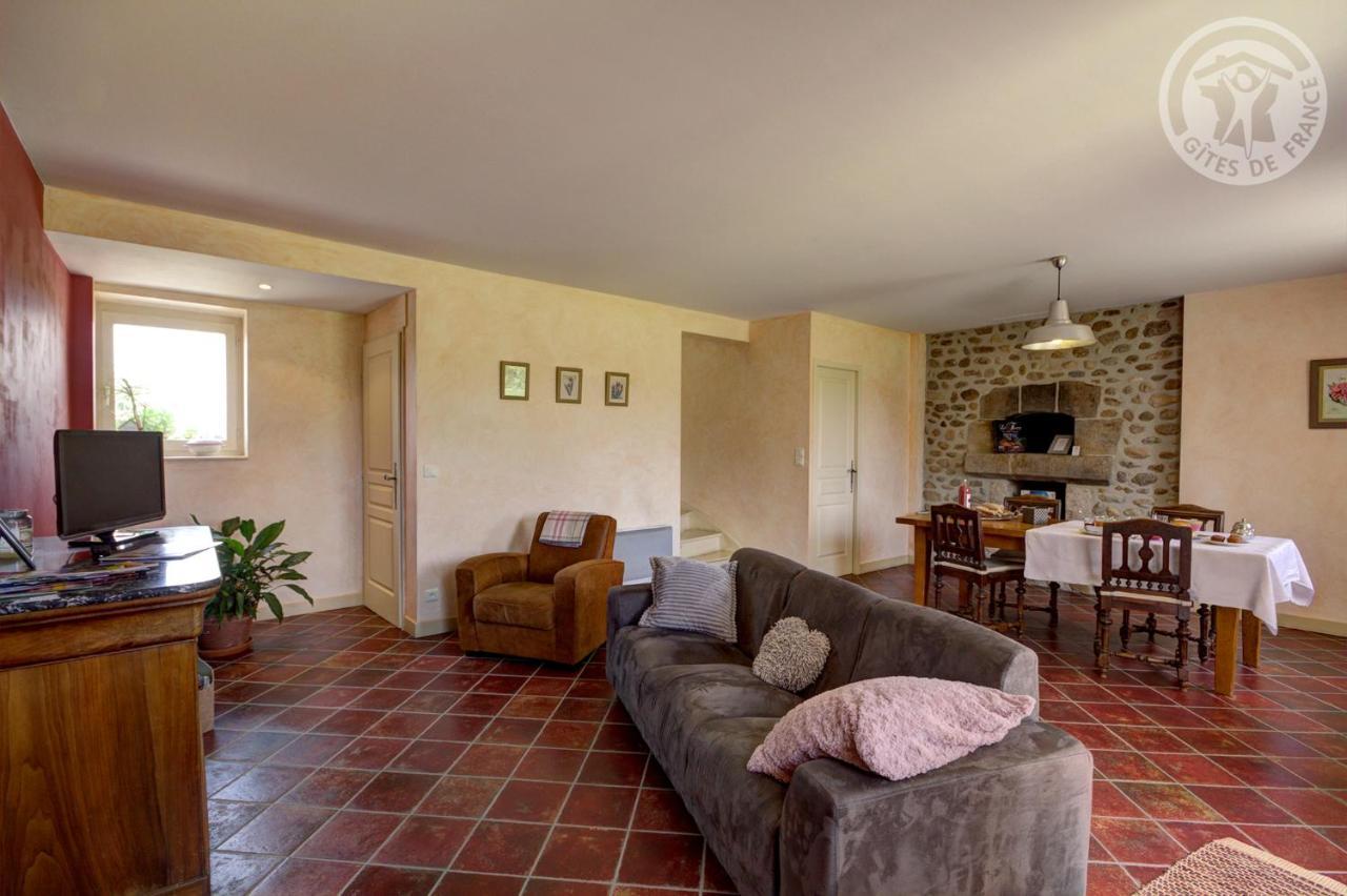 Chambres D'Hotes Ondine Et Igor Saint-Marcellin-en-Forez Kültér fotó
